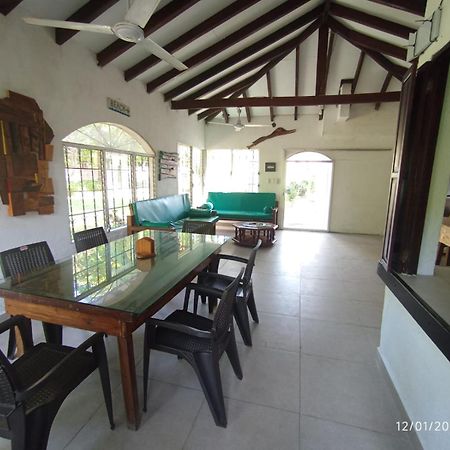 La Ceja Beach House El Tamarindo Exterior photo